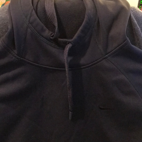 Nike Therma Hoodie - Picture 2 of 5